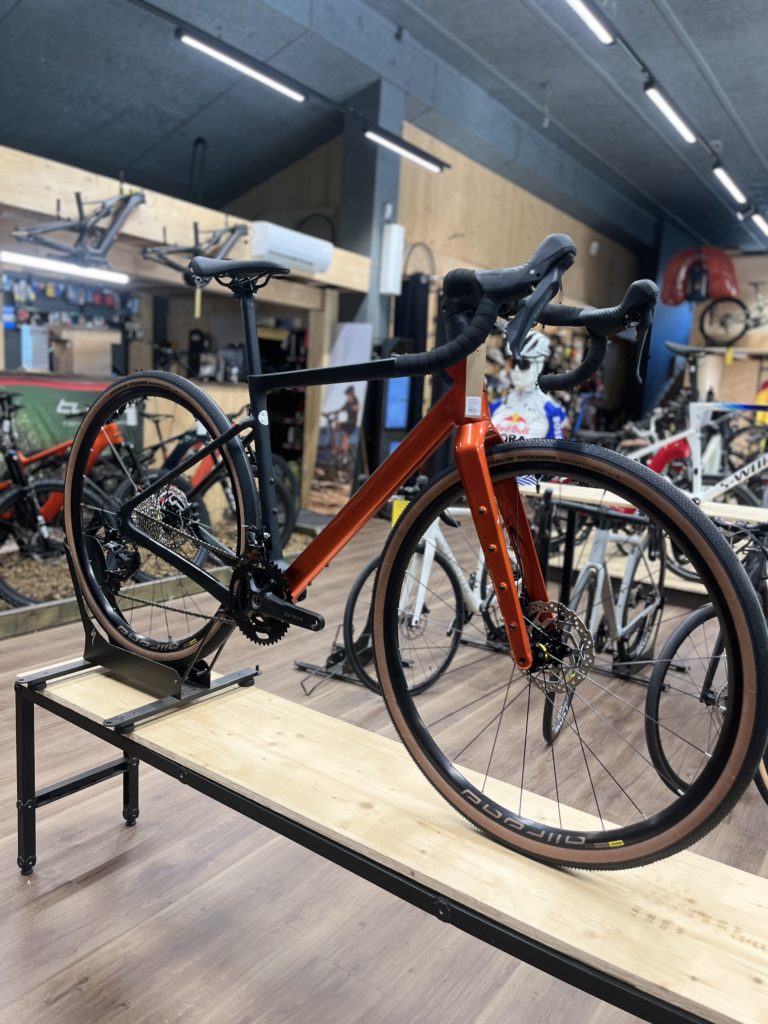 &lsquo;Adris AVENTURE AXP Gravel
