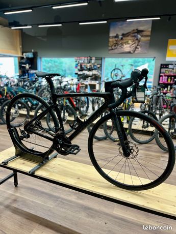 Specialized Tarmac SL7 Sport Carbon – Shimano 105 12V – taille 52 – reconditionné