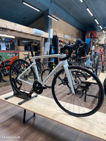 Specialized Tarmac SL7 Sport - Shimano 105 - Neuf - Taille 54